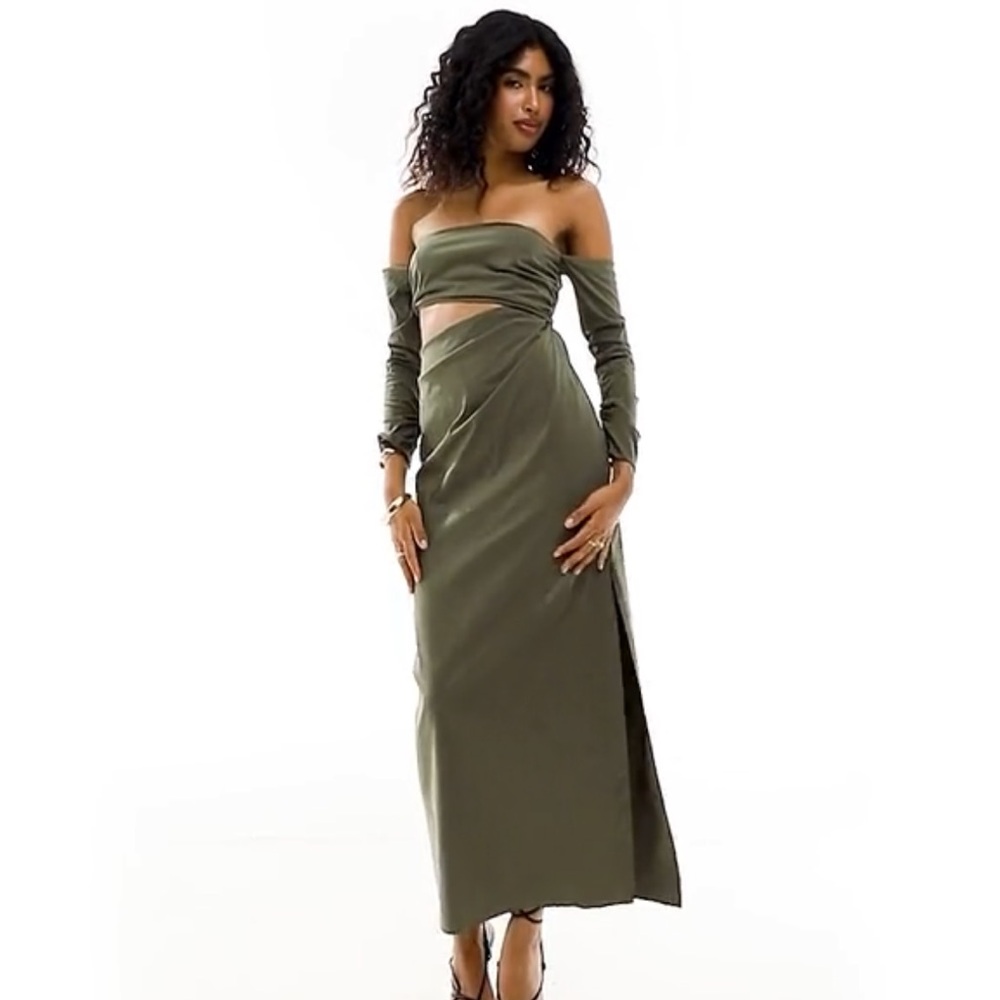 Off the shoulder maxi dress